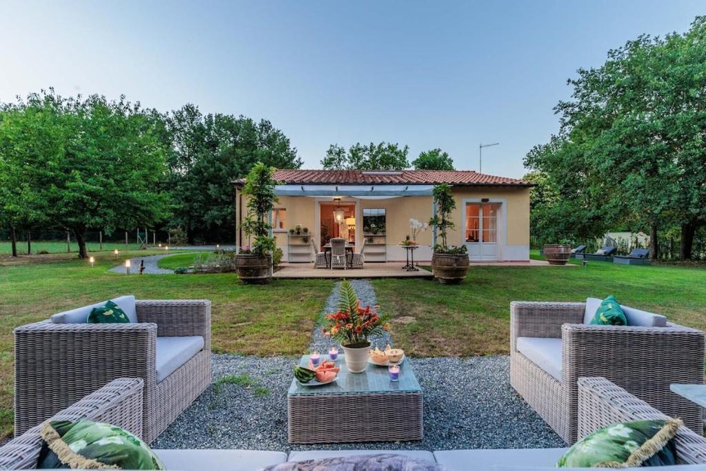 Villa Bassotta, A Charming Cottage Lucca Eksteriør bilde