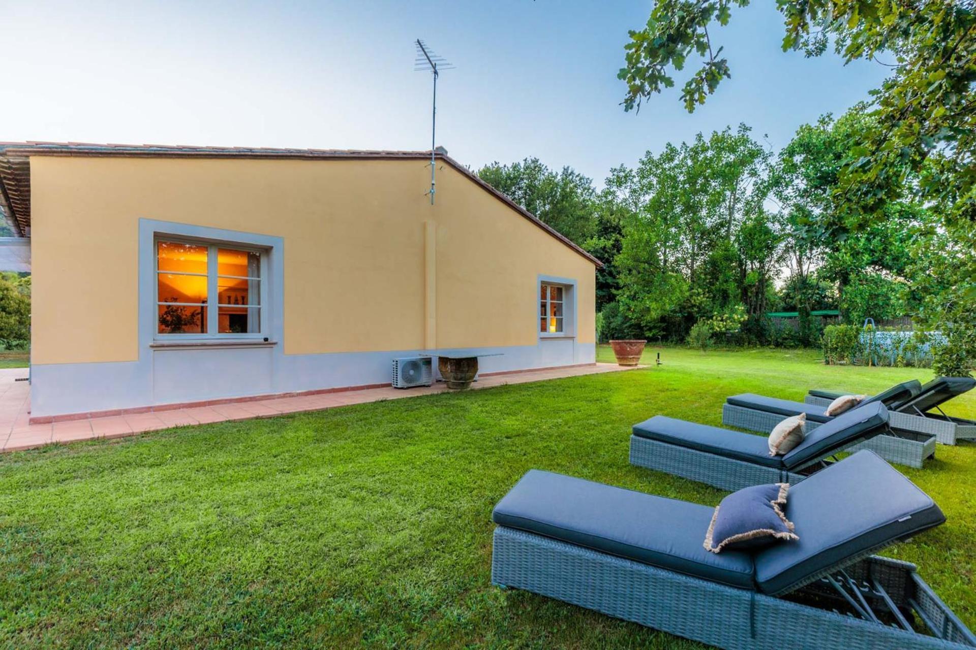 Villa Bassotta, A Charming Cottage Lucca Eksteriør bilde