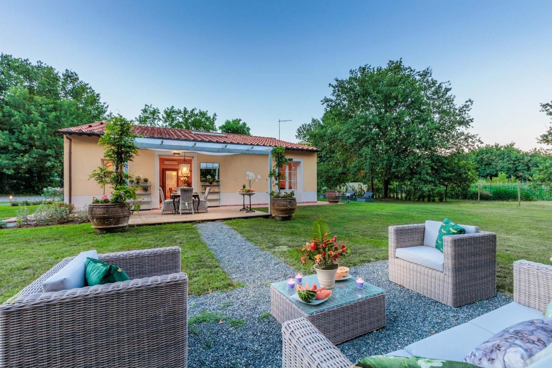 Villa Bassotta, A Charming Cottage Lucca Eksteriør bilde